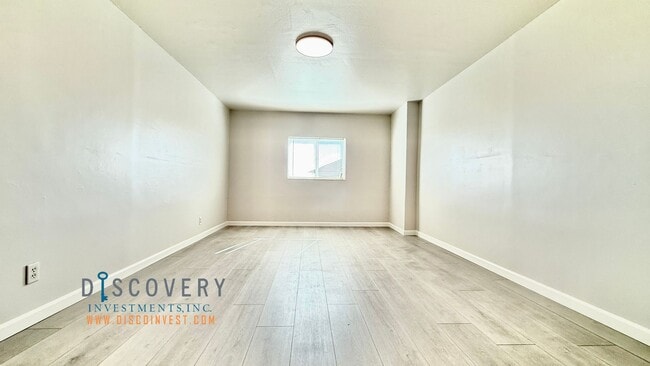 Building Photo - Contemporary San Leandro Hills Home