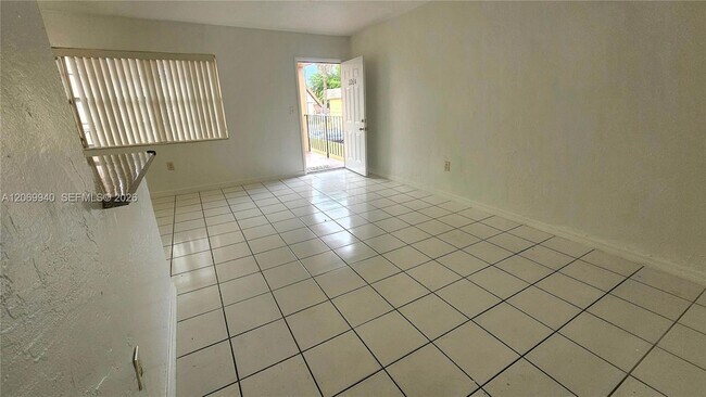 Building Photo - 1230 W 54th St