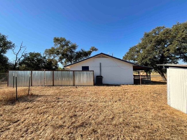 Building Photo - 1501 Hill Way Dr