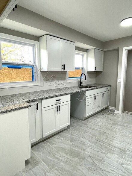Building Photo - 20201 Grandville Ave