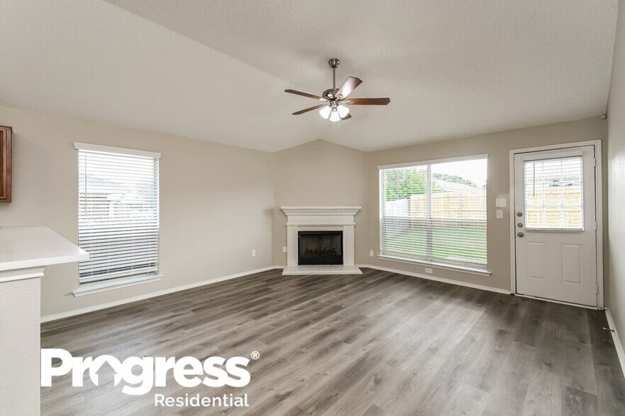 Building Photo - 2412 Ensenada Ln