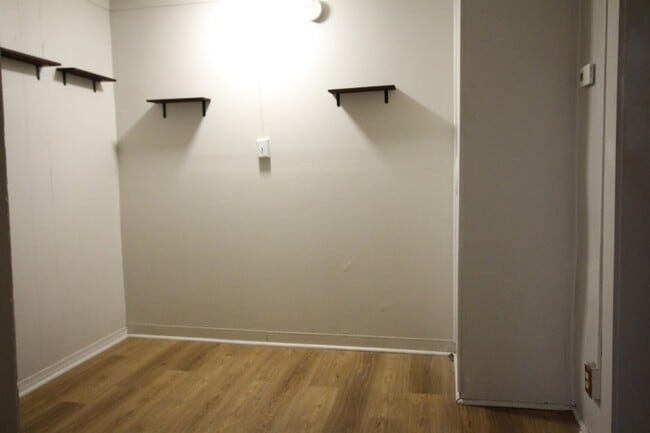 Building Photo - 11 Elm St