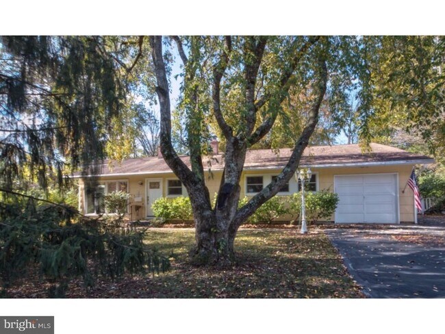 Building Photo - 384 Walnut Ln