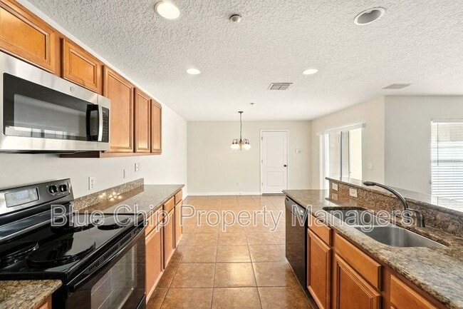 Building Photo - 13800 Golden Russet Dr