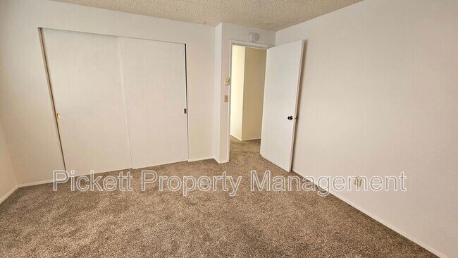 Building Photo - 1615 Trenton Ave