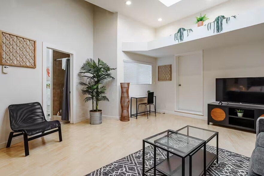 Building Photo - 1806 Washington Way