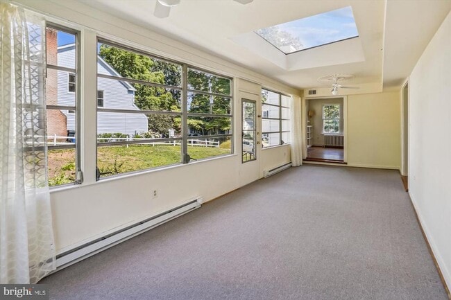 Building Photo - 8901 Montgomery Ave