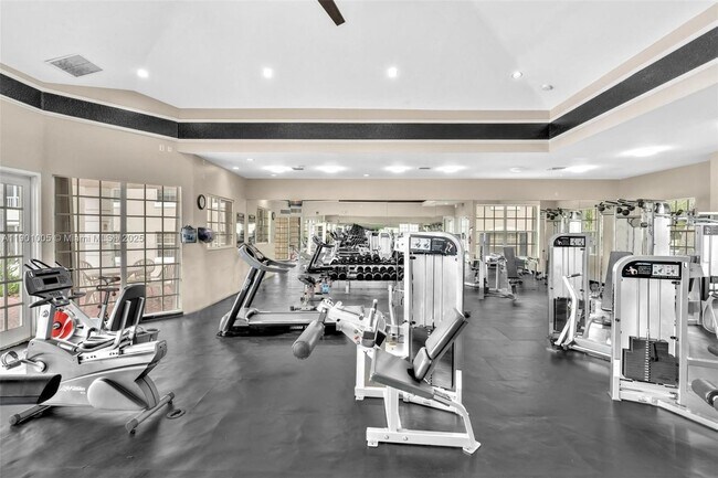 Building Photo - 2851 N Oakland Forest Dr