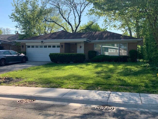 Primary Photo - 9624 Karlov Ave