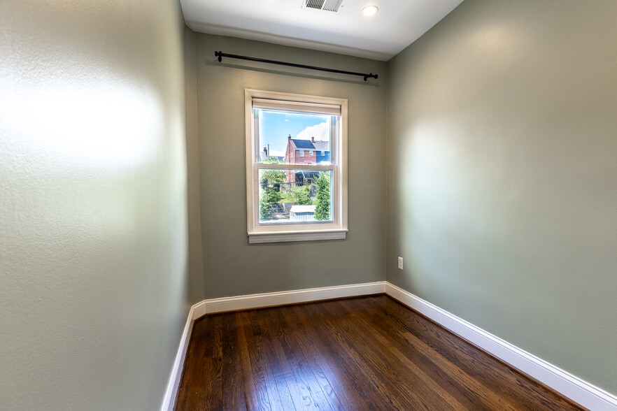 Upstairs Bedroom 3 - 3922 E Capitol St NE