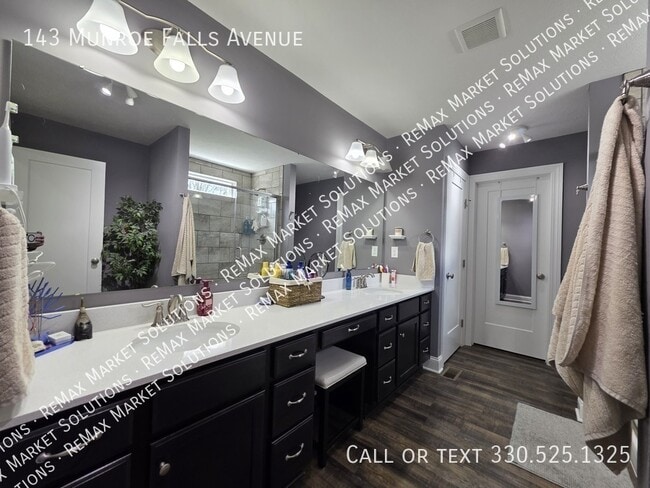 Building Photo - 143 Munroe Falls Ave