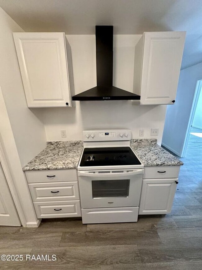 Building Photo - 216 Marigny Cir