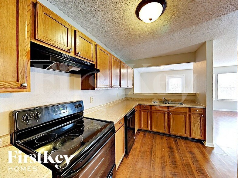 Building Photo - 6646 Kinnerton Dr