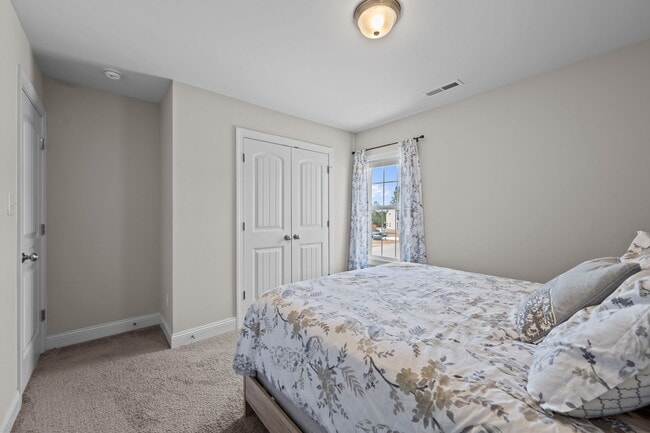 Building Photo - 878 Stormy Gale Ln