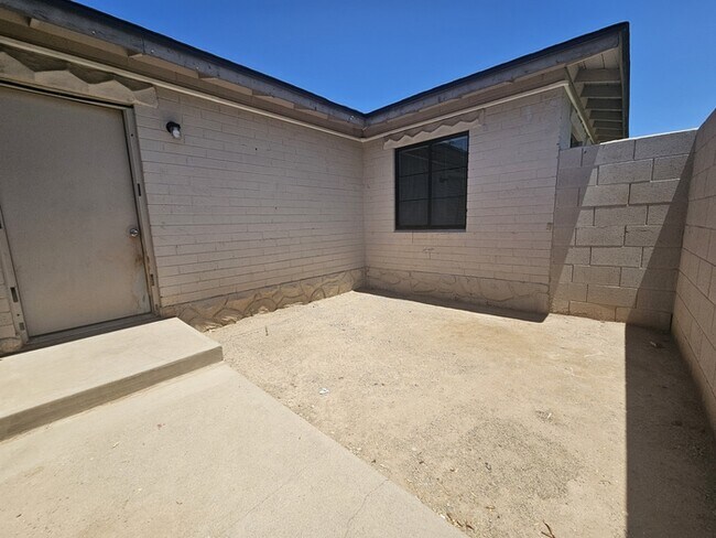 Building Photo - 315 S Hobson