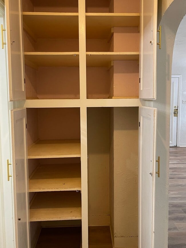 Building Photo - 2 Bed / 2 Bath Home - Close to UNC