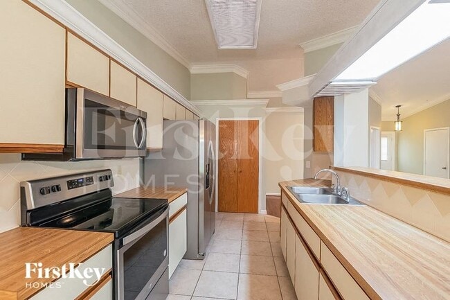 Building Photo - 11064 Buggy Whip Dr