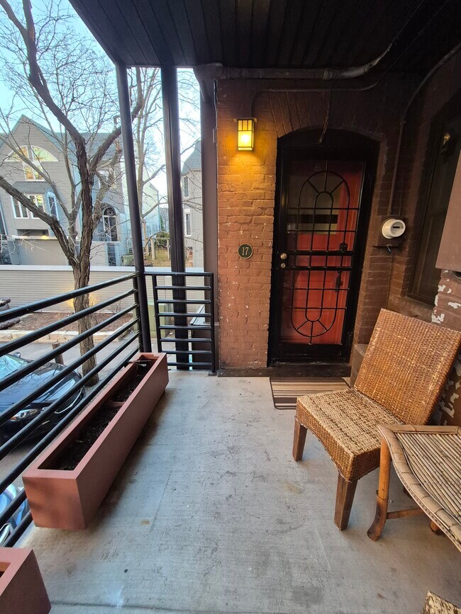 Building Photo - 1311 Yale Pl