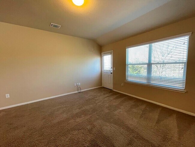 Building Photo - 3400 Ortman Dr