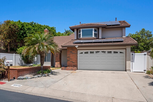 Building Photo - 10518 Pine Grove St