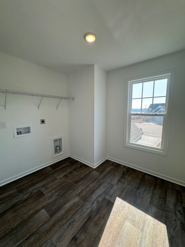 Building Photo - 2008 Red Woodpeckers Ct