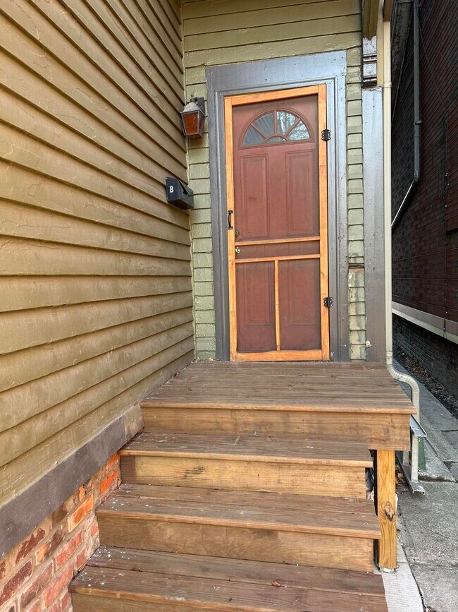 Building Photo - 1682 Bagley St