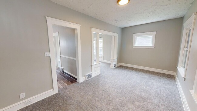 Building Photo - Old Brooklyn Area - 3 Bedroom Single Famil...