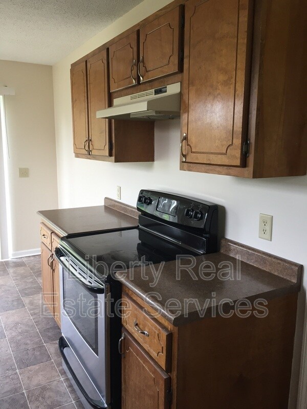Building Photo - 1402 Desert Storm Dr