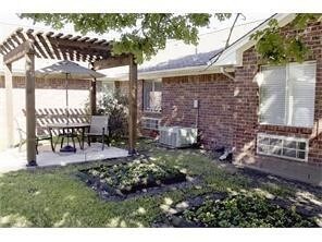 Building Photo - 2525 Lillian Miller Pkwy