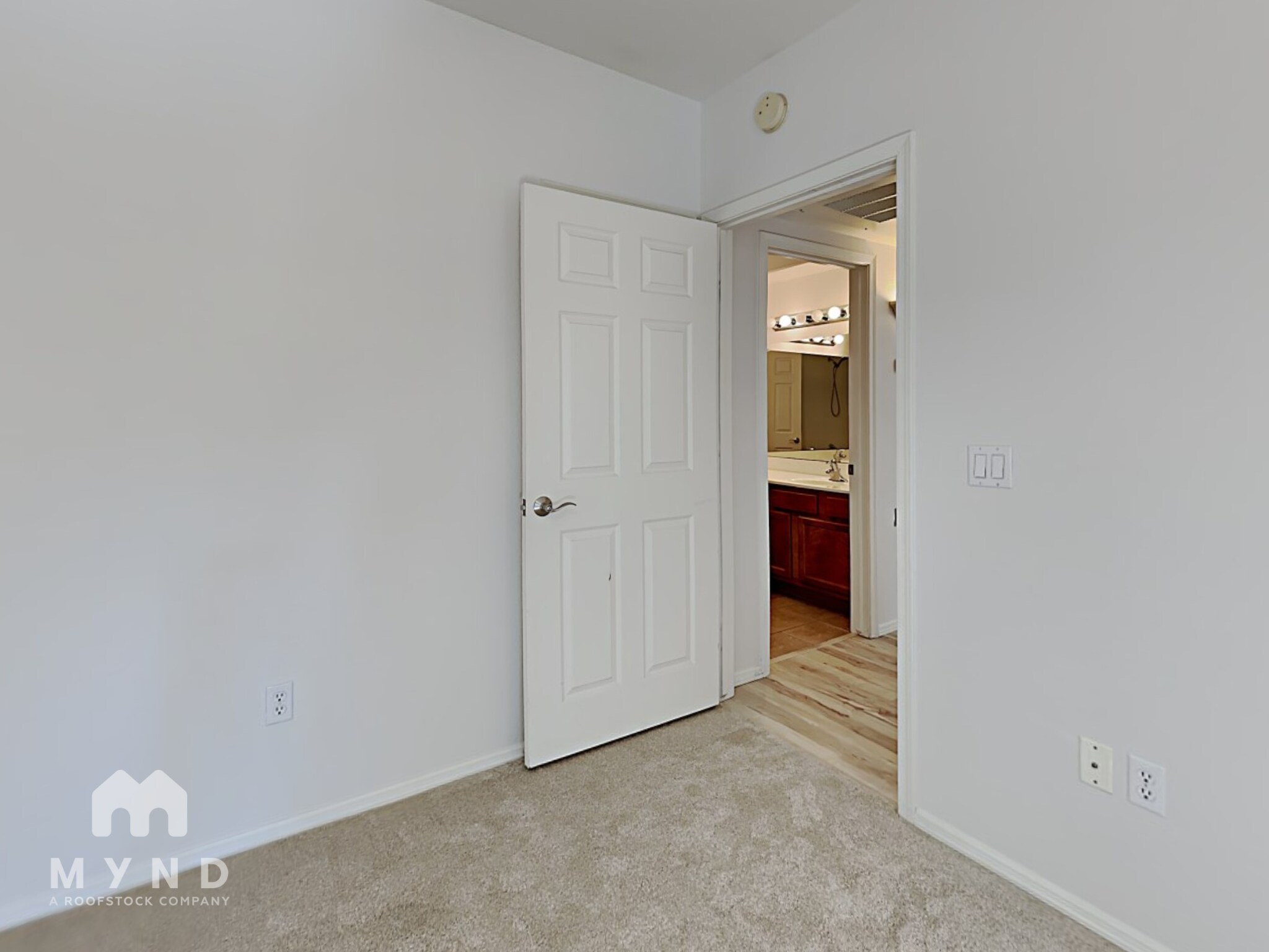 Building Photo - 15095 N Thompson Peak Pkwy