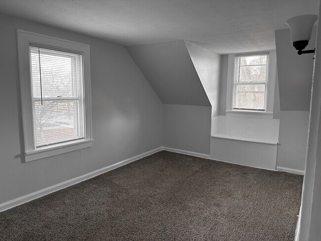 Building Photo - 222 W Union St