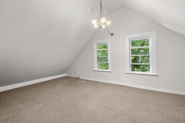 Building Photo - 85 Linden Ave