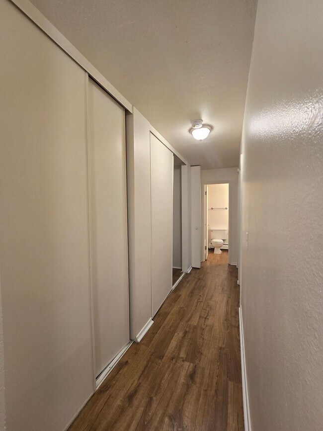 Building Photo - Beautifully Renovated Condo With Huge Balcony!