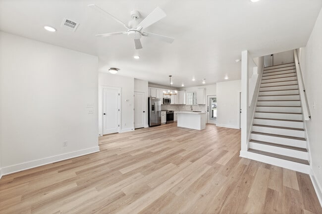 Building Photo - 518 Mercado St