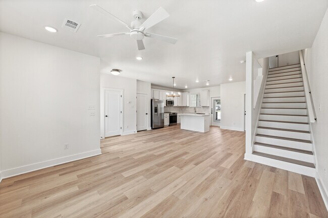 Building Photo - 522 Mercado St