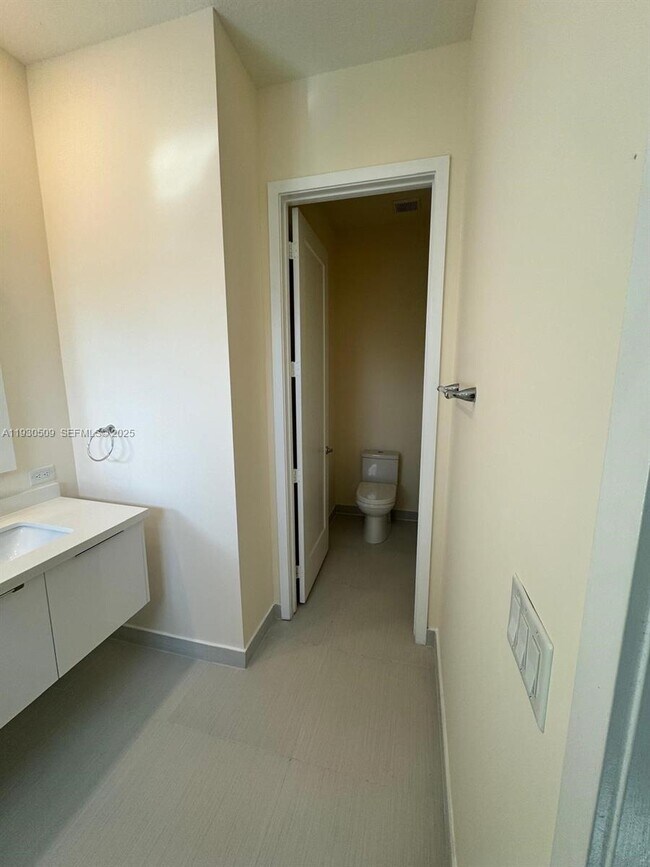 Building Photo - 10445 NW 66th St