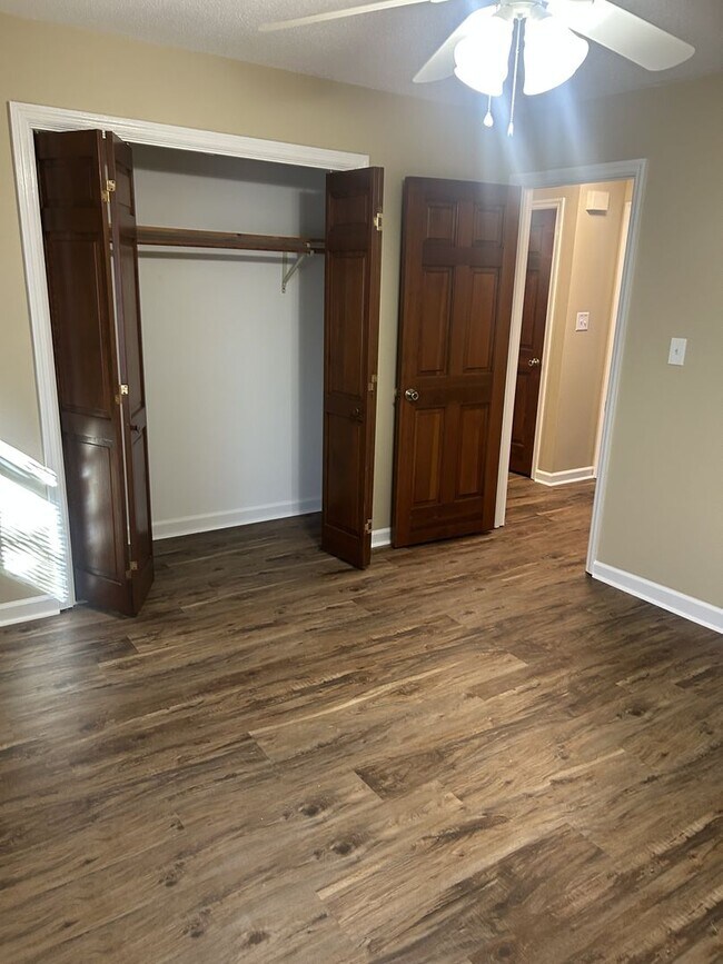 Building Photo - 580 Highland Ave NW