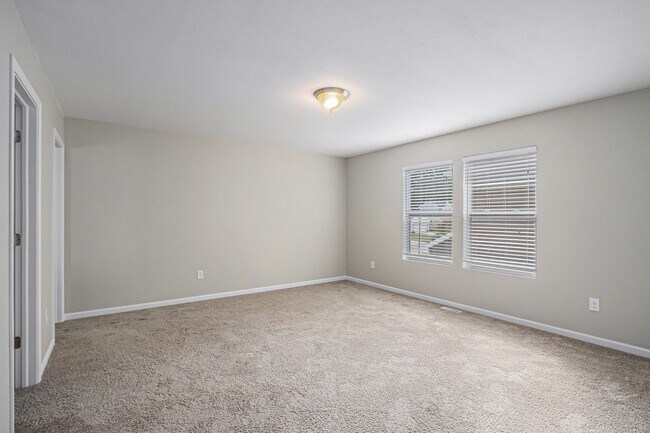 Building Photo - Newer 4 Bedroom for Lease