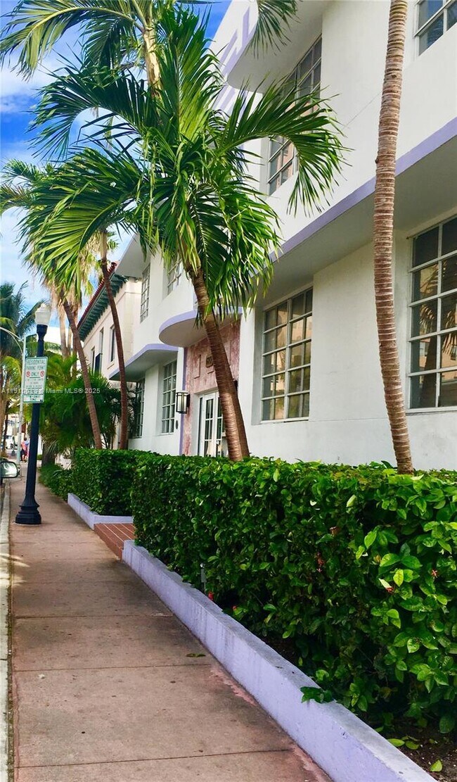 Building Photo - 610 8th St