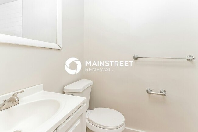 Building Photo - 2 Bedroom Pet-Friendly Home in Lake Worth, FL with Main Street Renewal