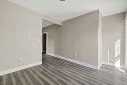 Building Photo - 946 N Main St