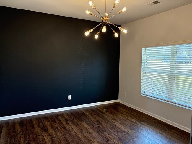Building Photo - 407 Lakemont Dr