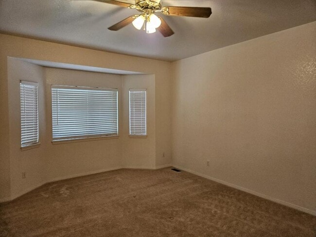Building Photo - 500 Rider Ridge Dr