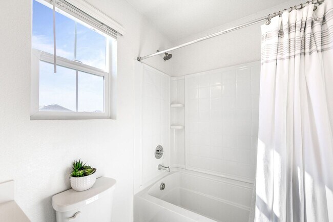 Building Photo - Citrus Heights AMAZING FLOOR-PLAN (Solar) ...
