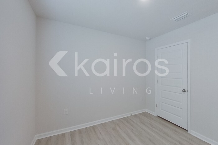 Building Photo - 4655 Malay Cir