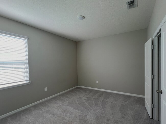 Building Photo - 980 Vineyard Rdg Rd