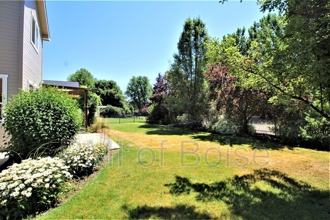 Building Photo - 1485 E Feather Nest Dr
