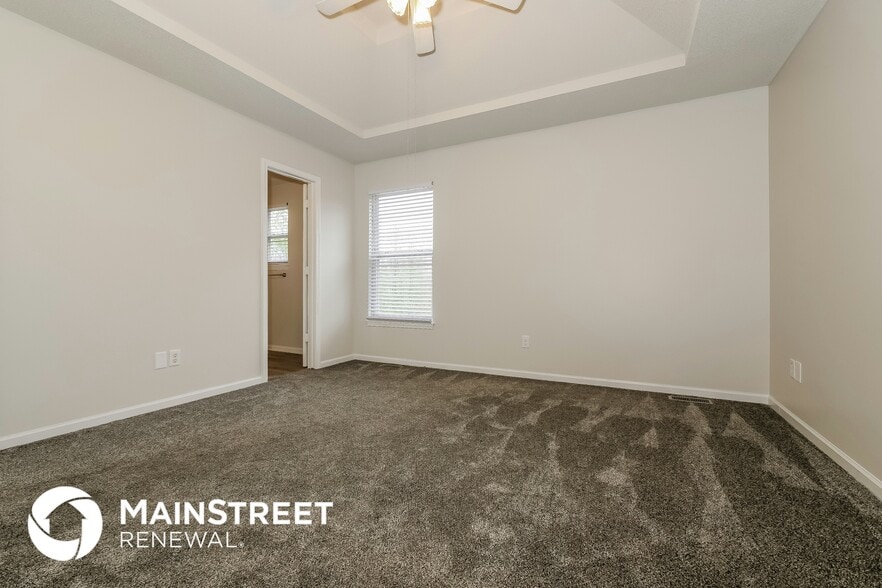 Building Photo - 10511 N Ditman Ave