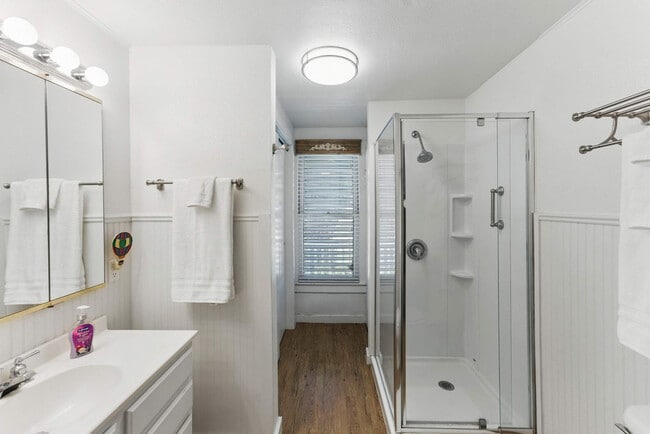 Building Photo - 175 Fredericksburg Rd