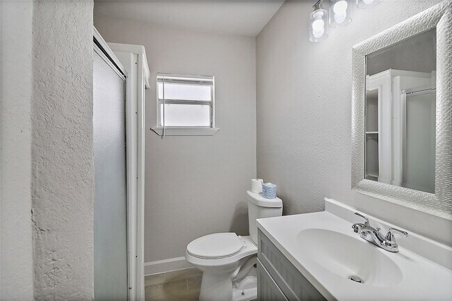 Building Photo - 243 Georgia St